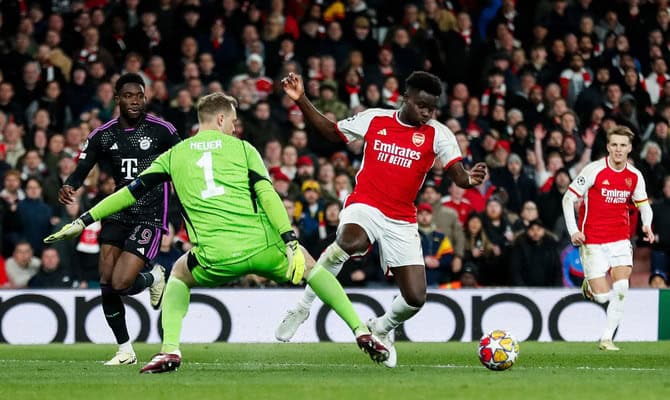 gambar ini adalah Arsenal vs Bayern